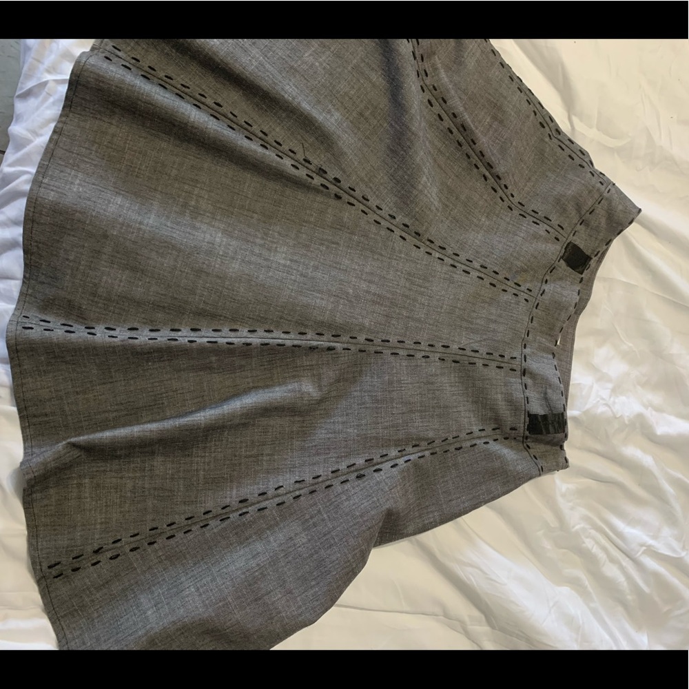 Gray a line skirt w/stitch details